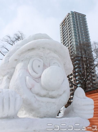 Illustration for article titled Truly Nerdy Snow Sculptures